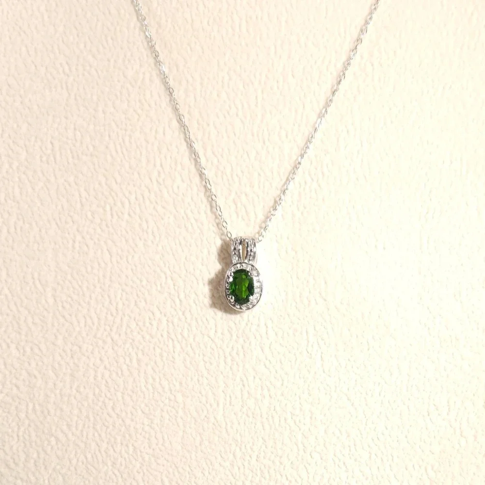 Chrome Diopside 0.8 Carat Pendant Necklace Sterling Silver